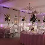 The Pillar Hotel 